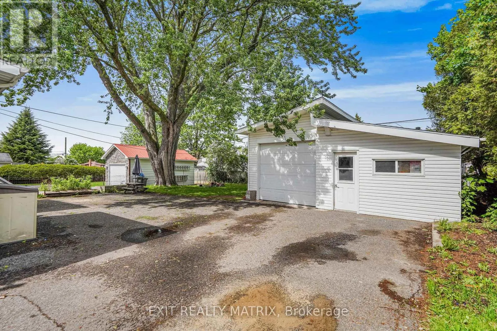 453 GARNEAU ROAD