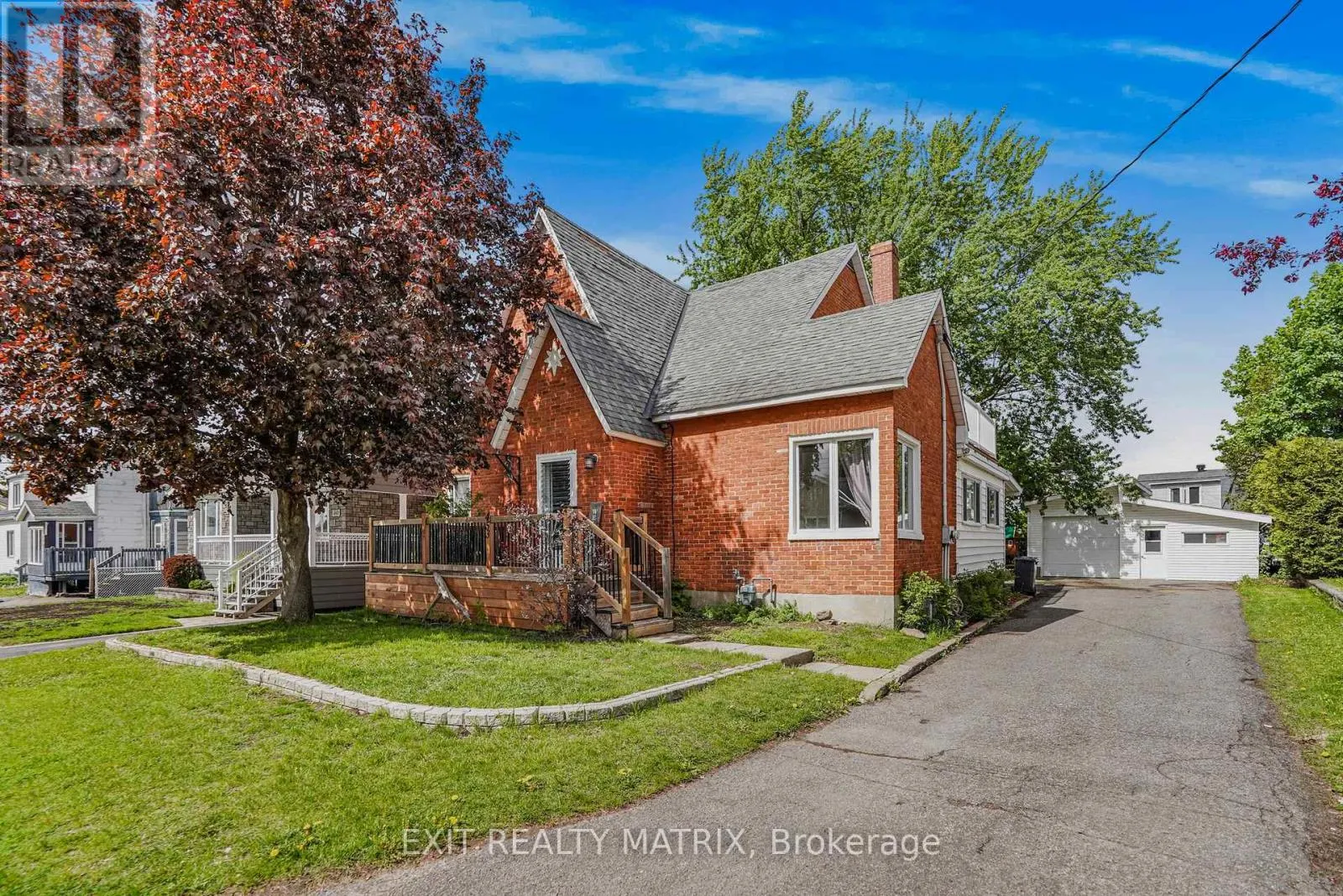 453 GARNEAU ROAD