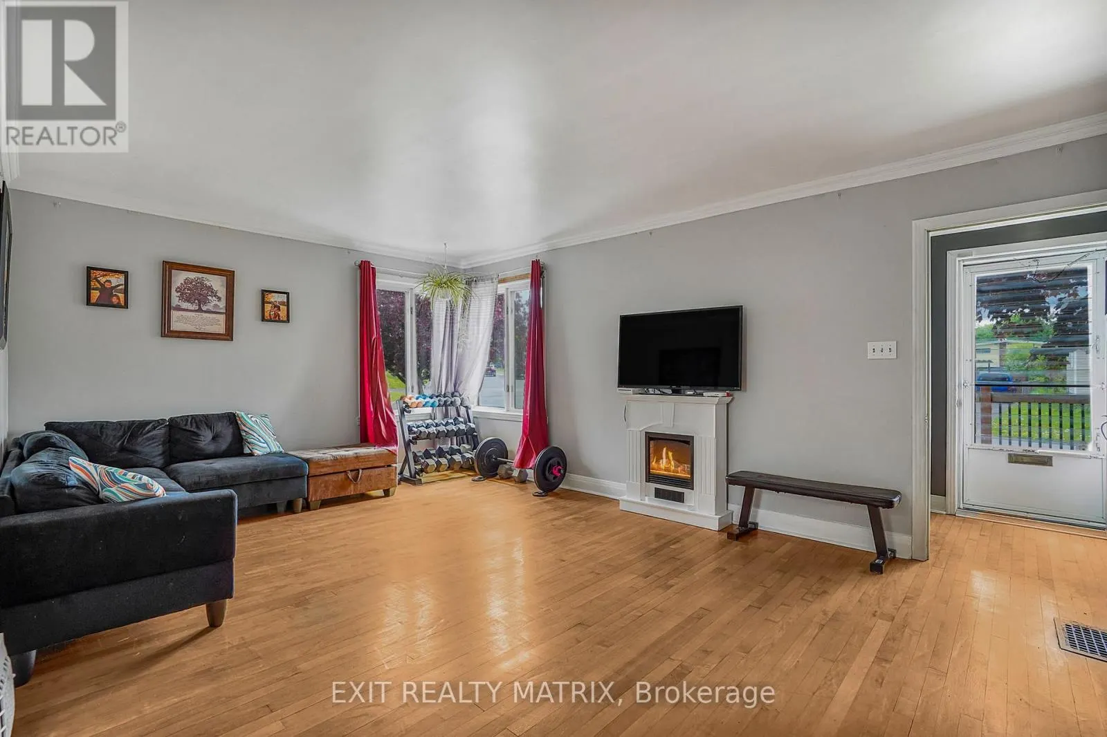 453 GARNEAU ROAD