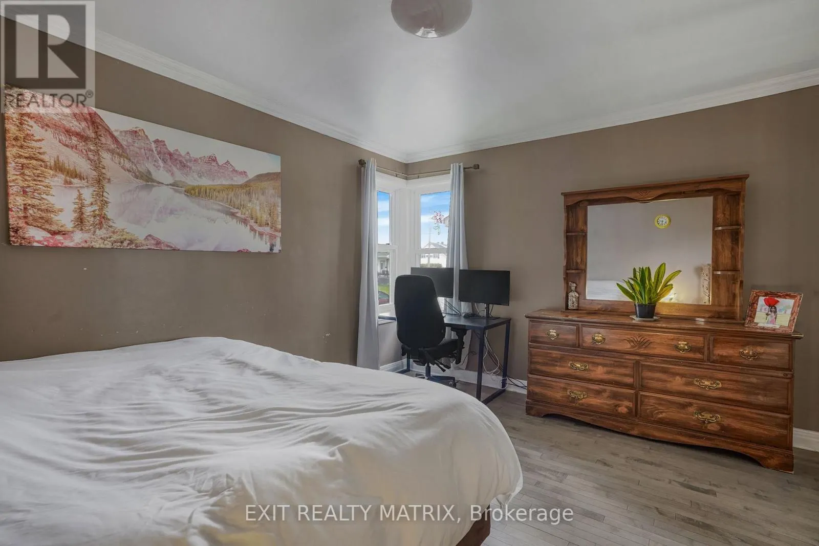 453 GARNEAU ROAD