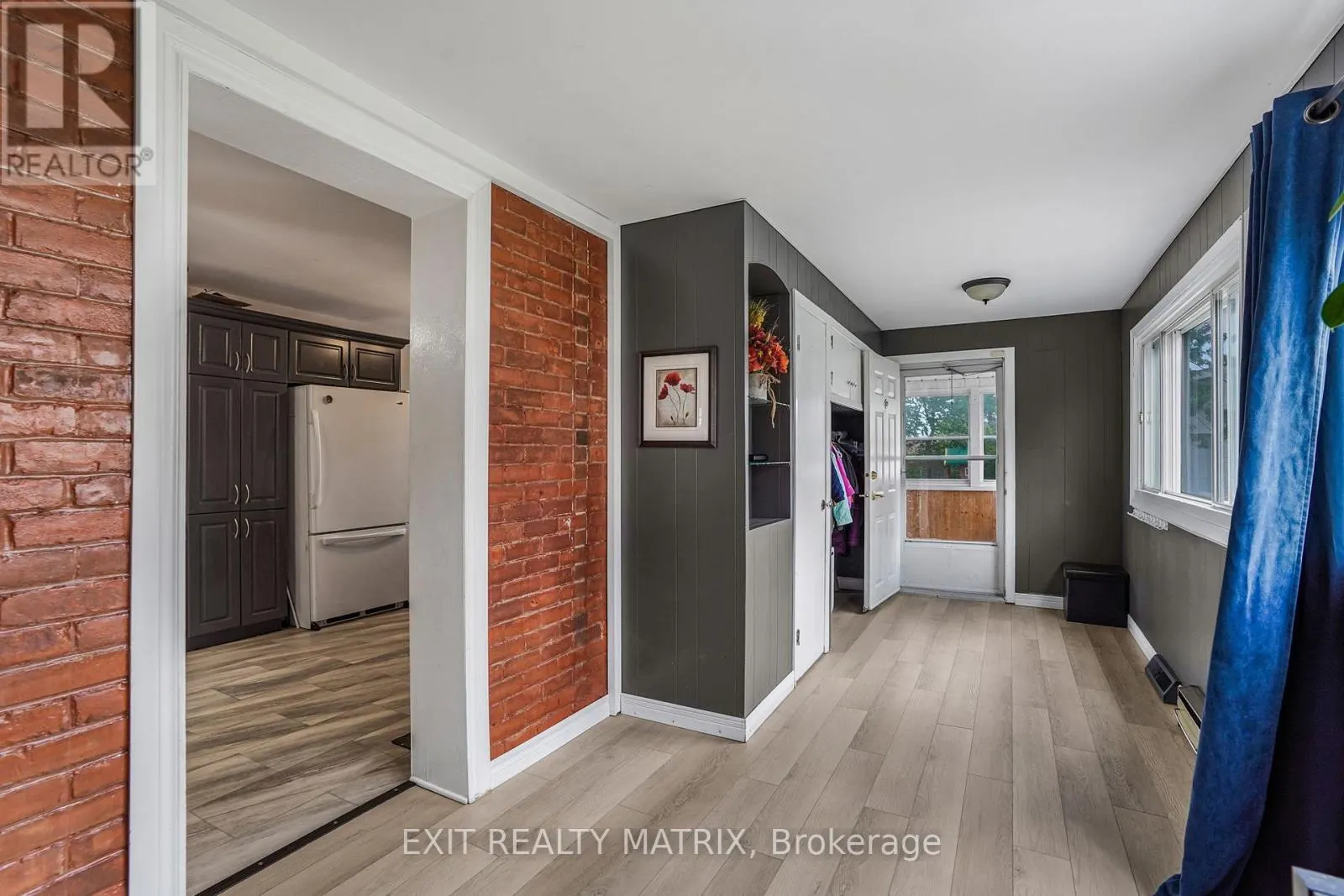 453 GARNEAU ROAD
