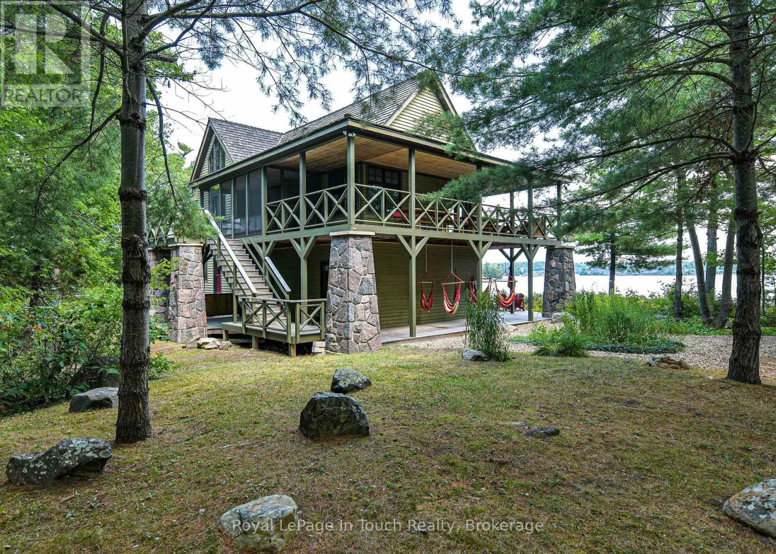 4 IS 2075 ARTHUR ISLAND, GEORGIAN BAY