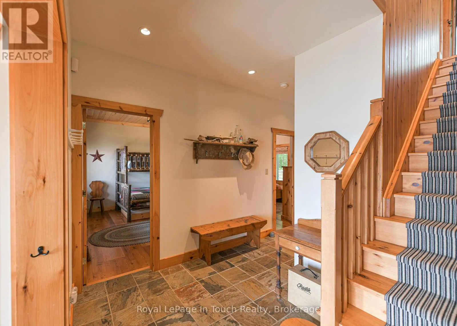 4 IS 2075 ARTHUR ISLAND, GEORGIAN BAY