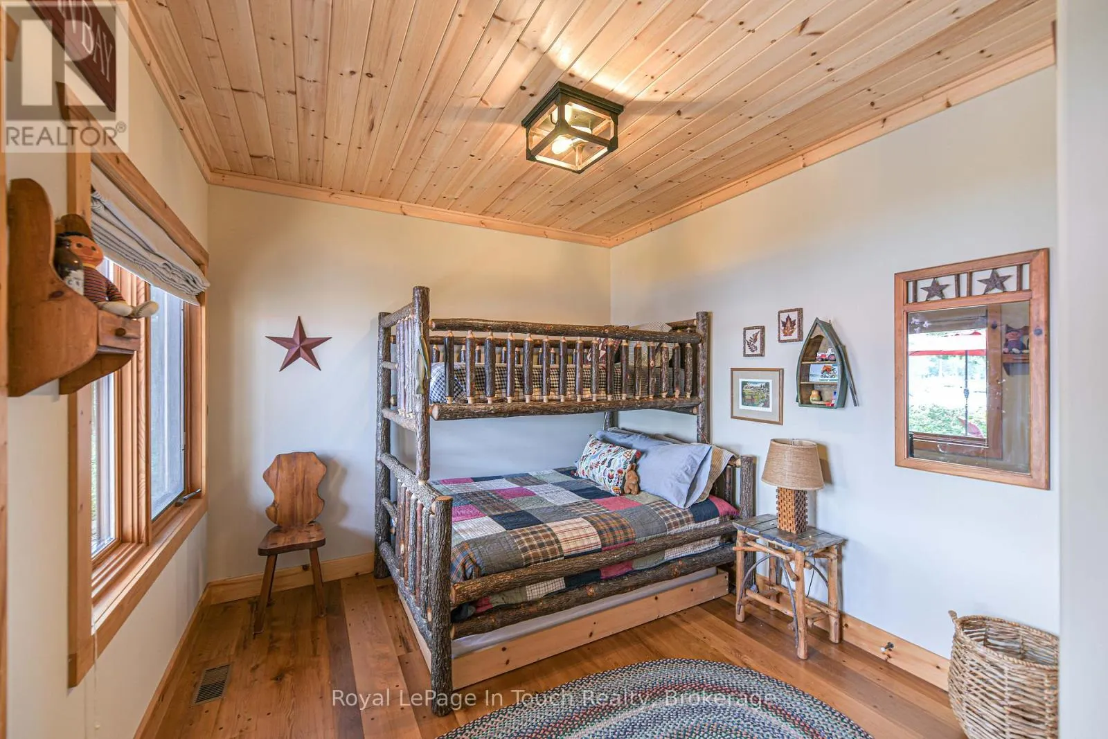 4 IS 2075 ARTHUR ISLAND, GEORGIAN BAY