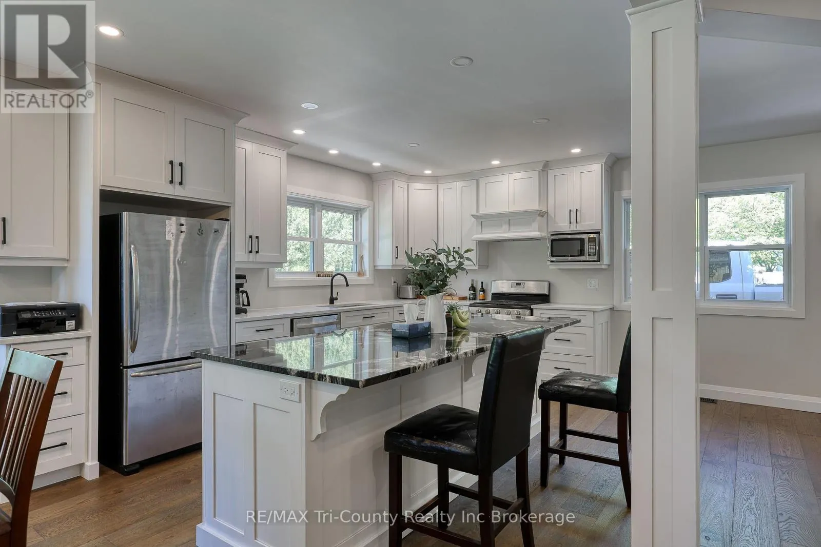 16 DELEVAN CRESCENT