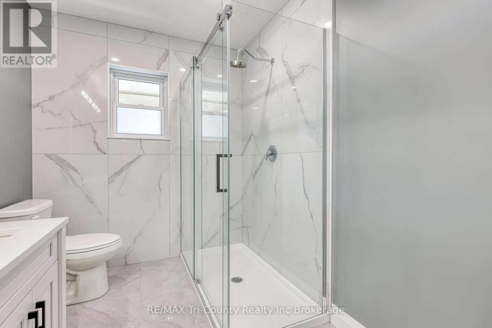 16 DELEVAN CRESCENT