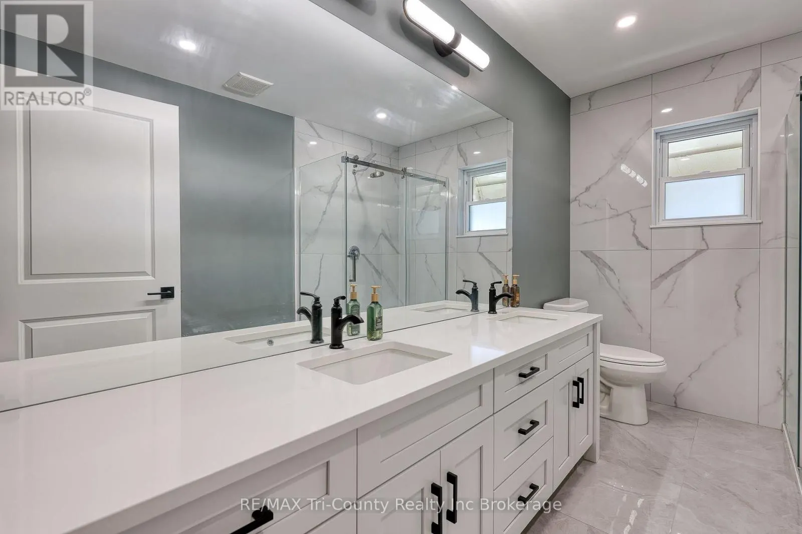 16 DELEVAN CRESCENT