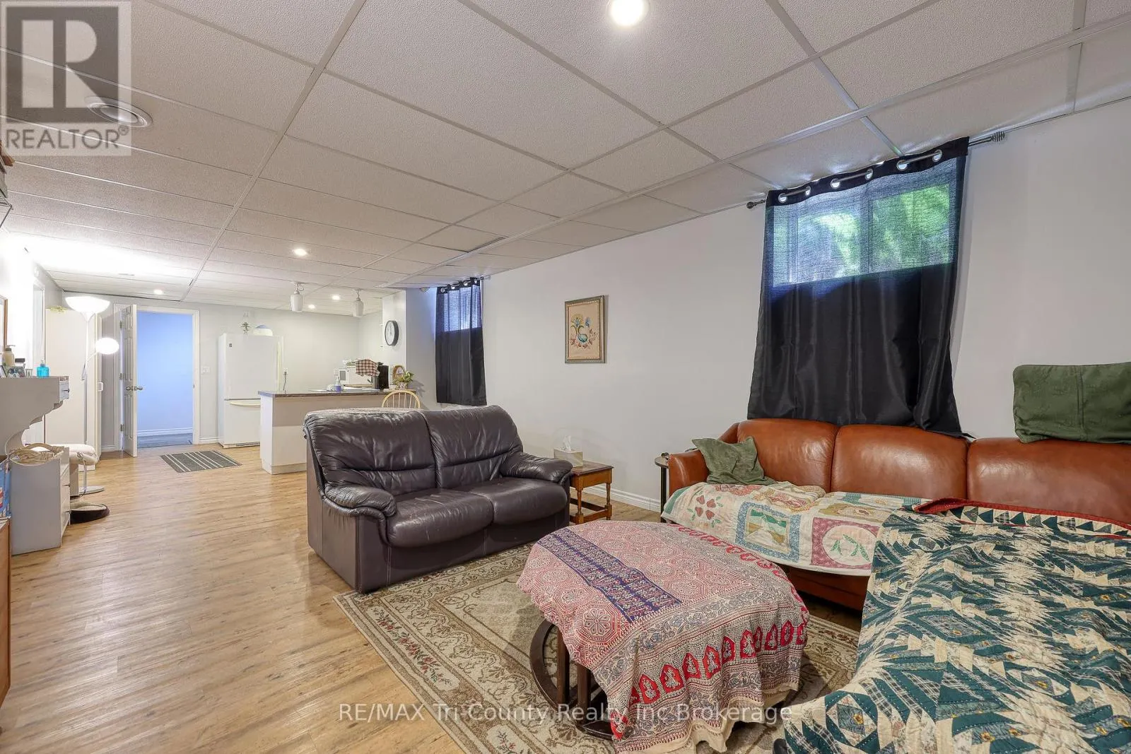 16 DELEVAN CRESCENT