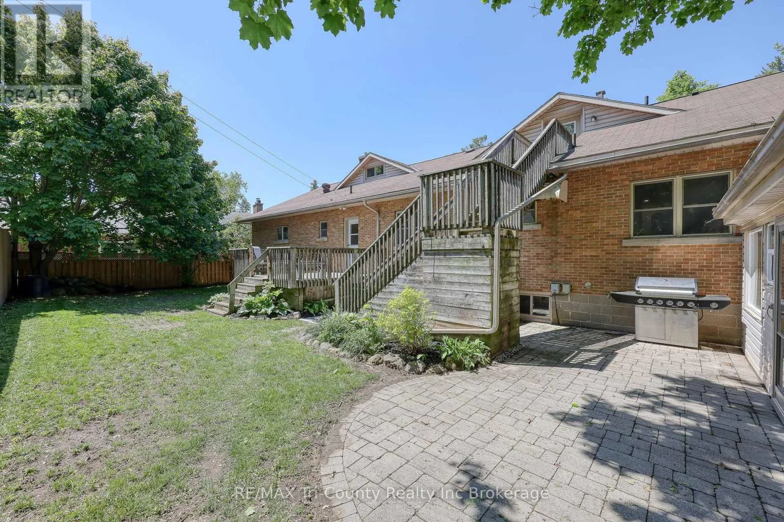 16 DELEVAN CRESCENT