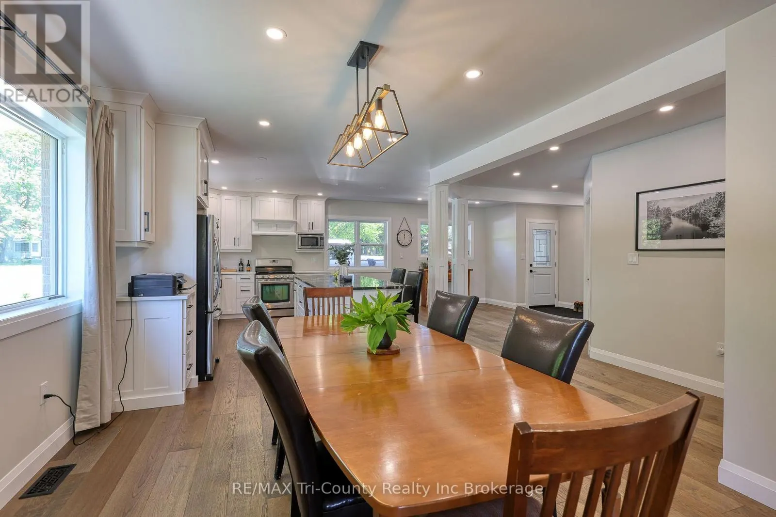 16 DELEVAN CRESCENT