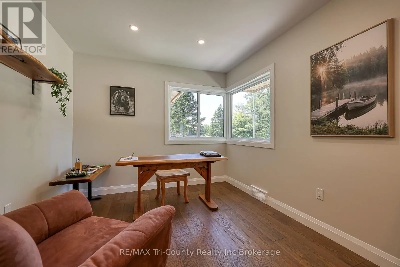 16 DELEVAN CRESCENT