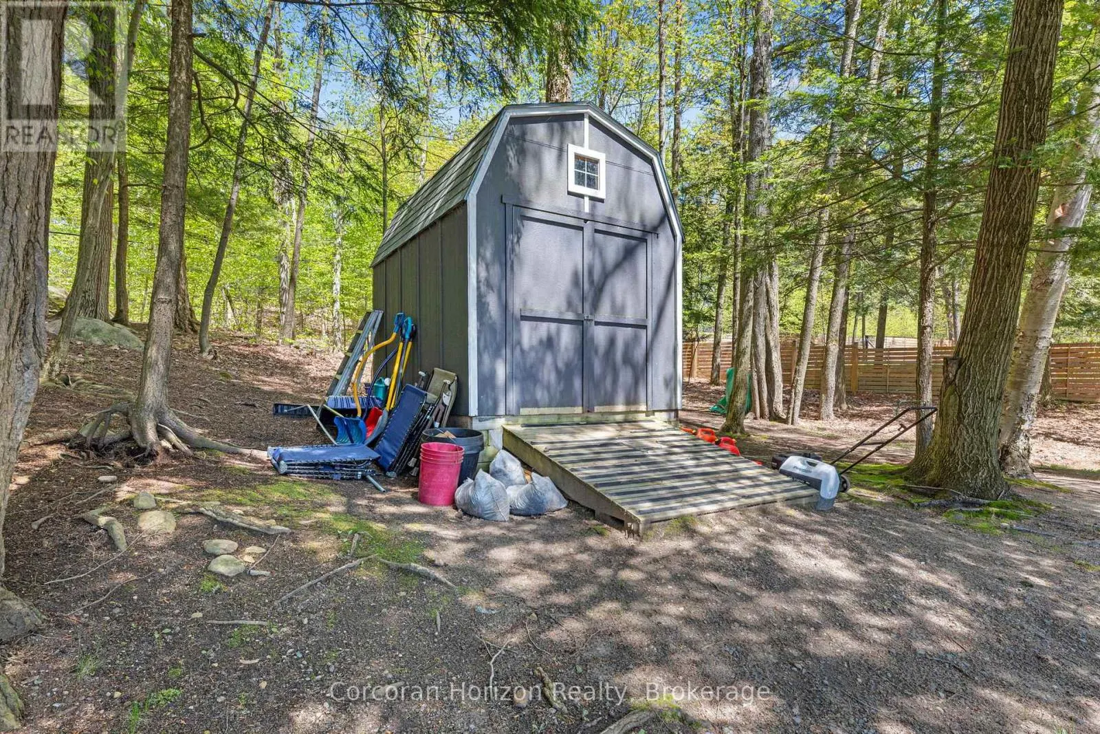1054 FAIR-LEE PARK ROAD
