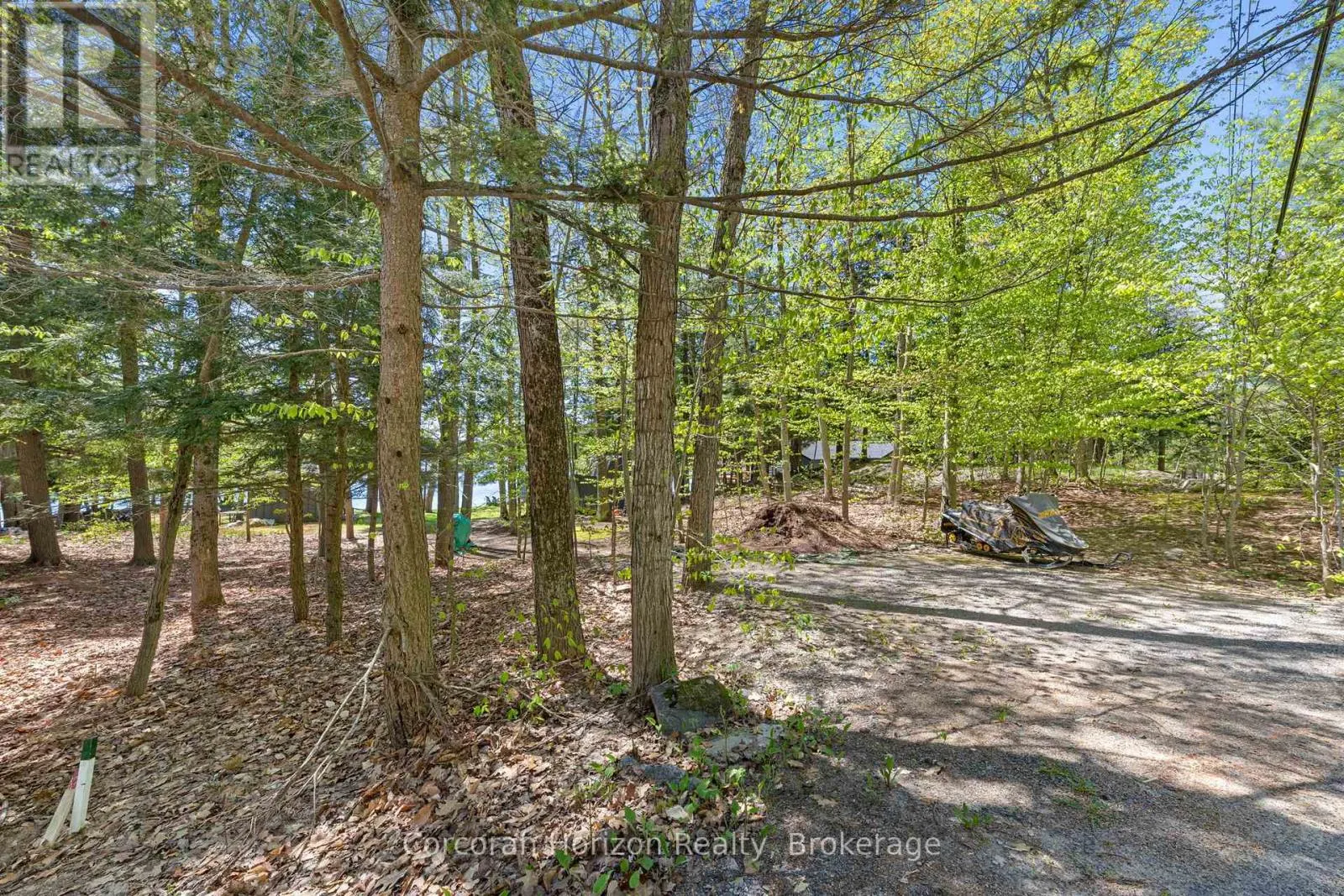 1054 FAIR-LEE PARK ROAD