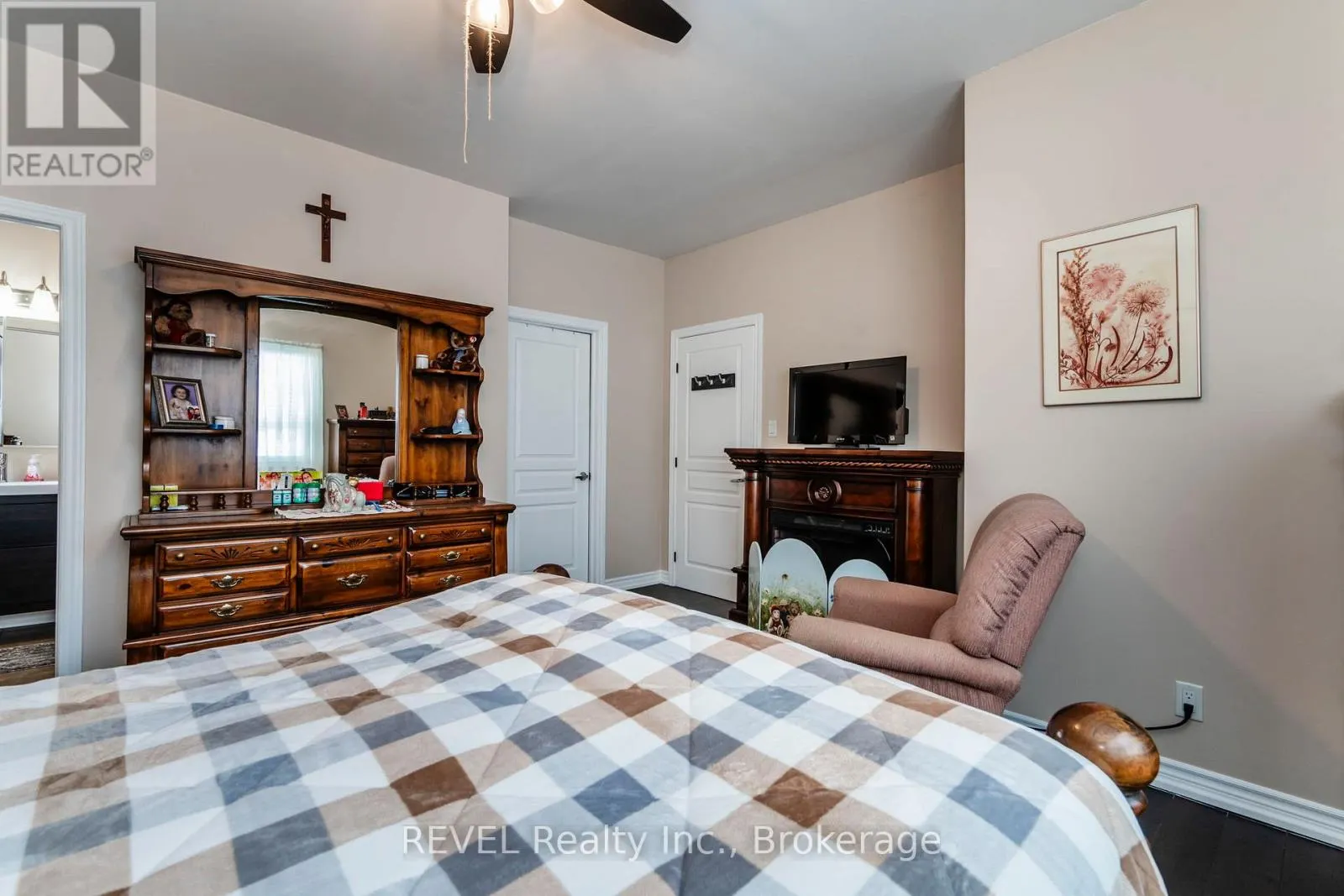 1006 RIVER STREET