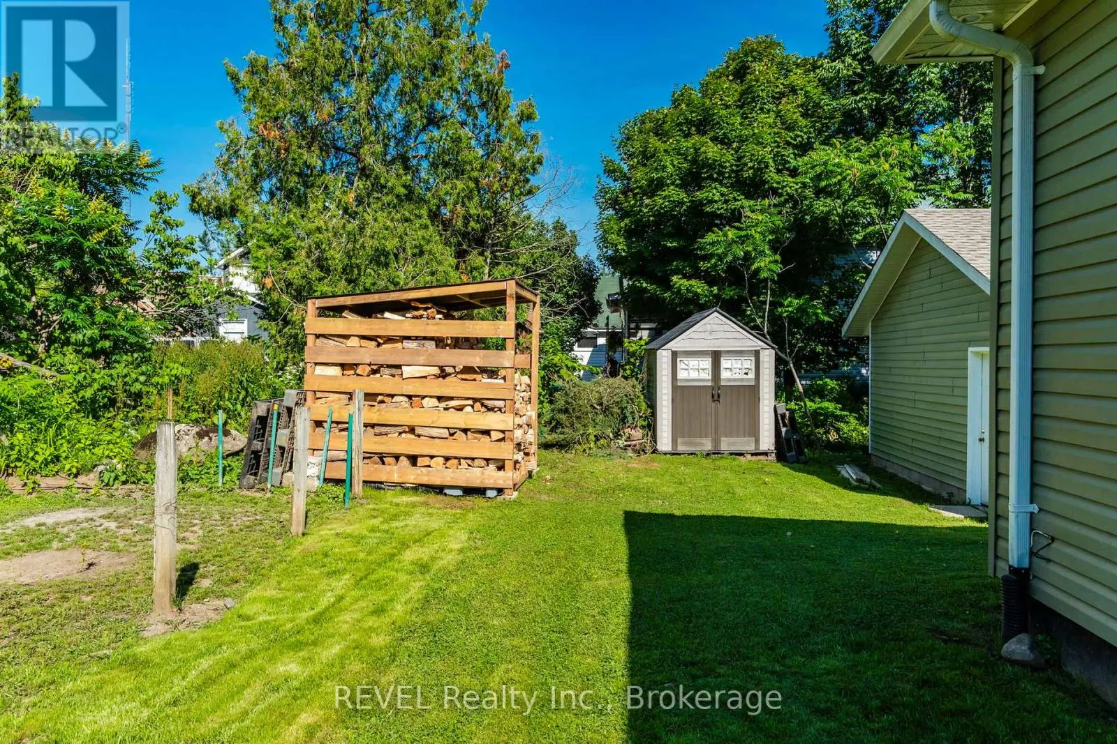 1006 RIVER STREET