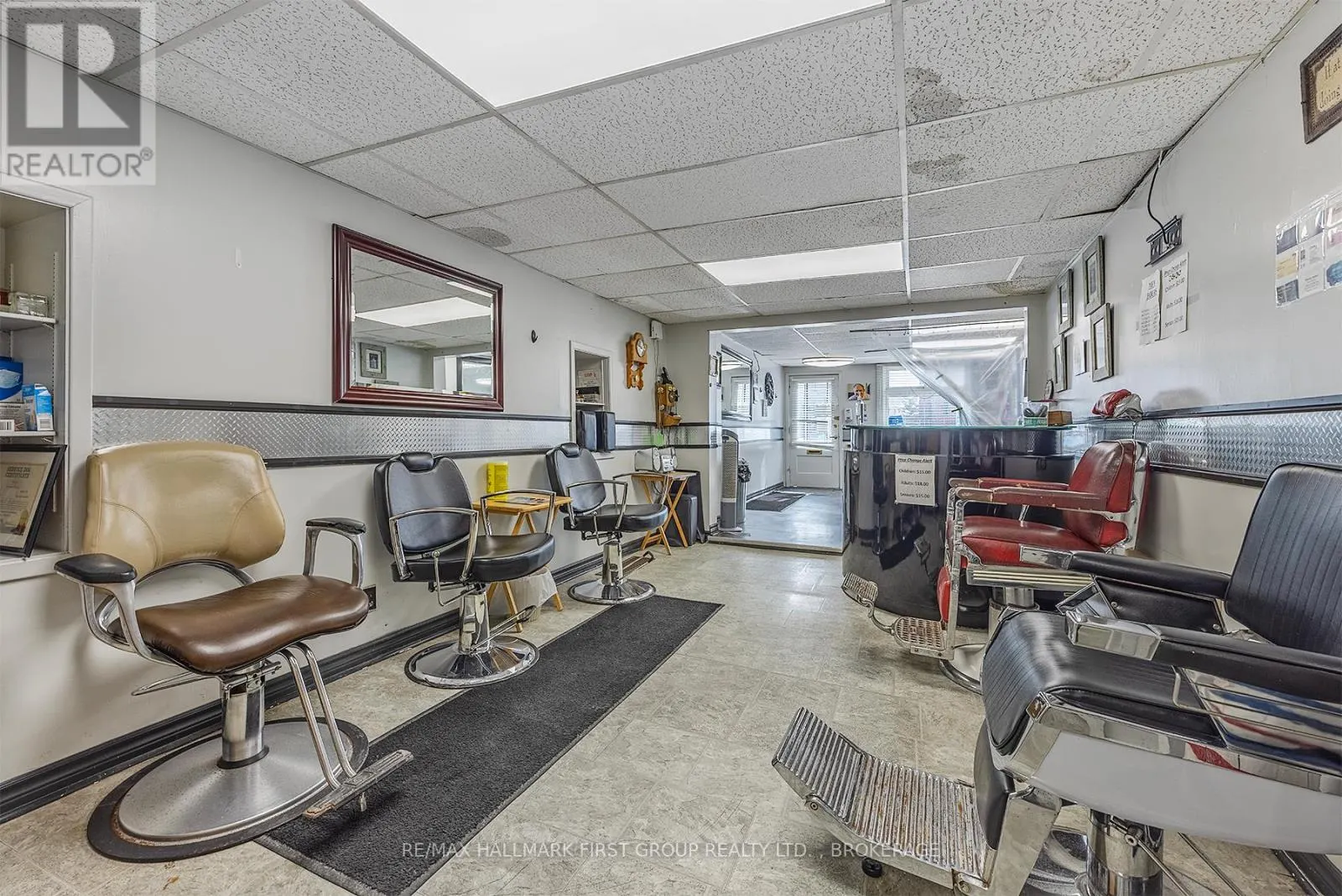 19/21 DUNDAS STREET W