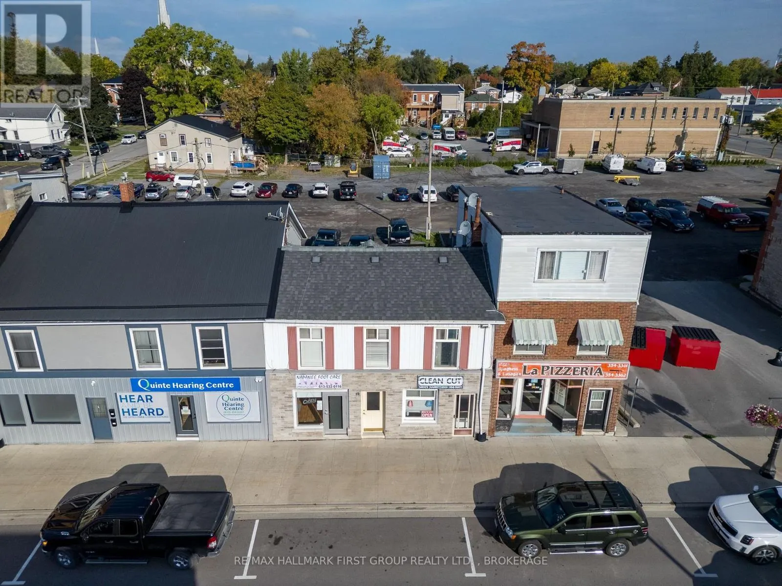 19/21 DUNDAS STREET W