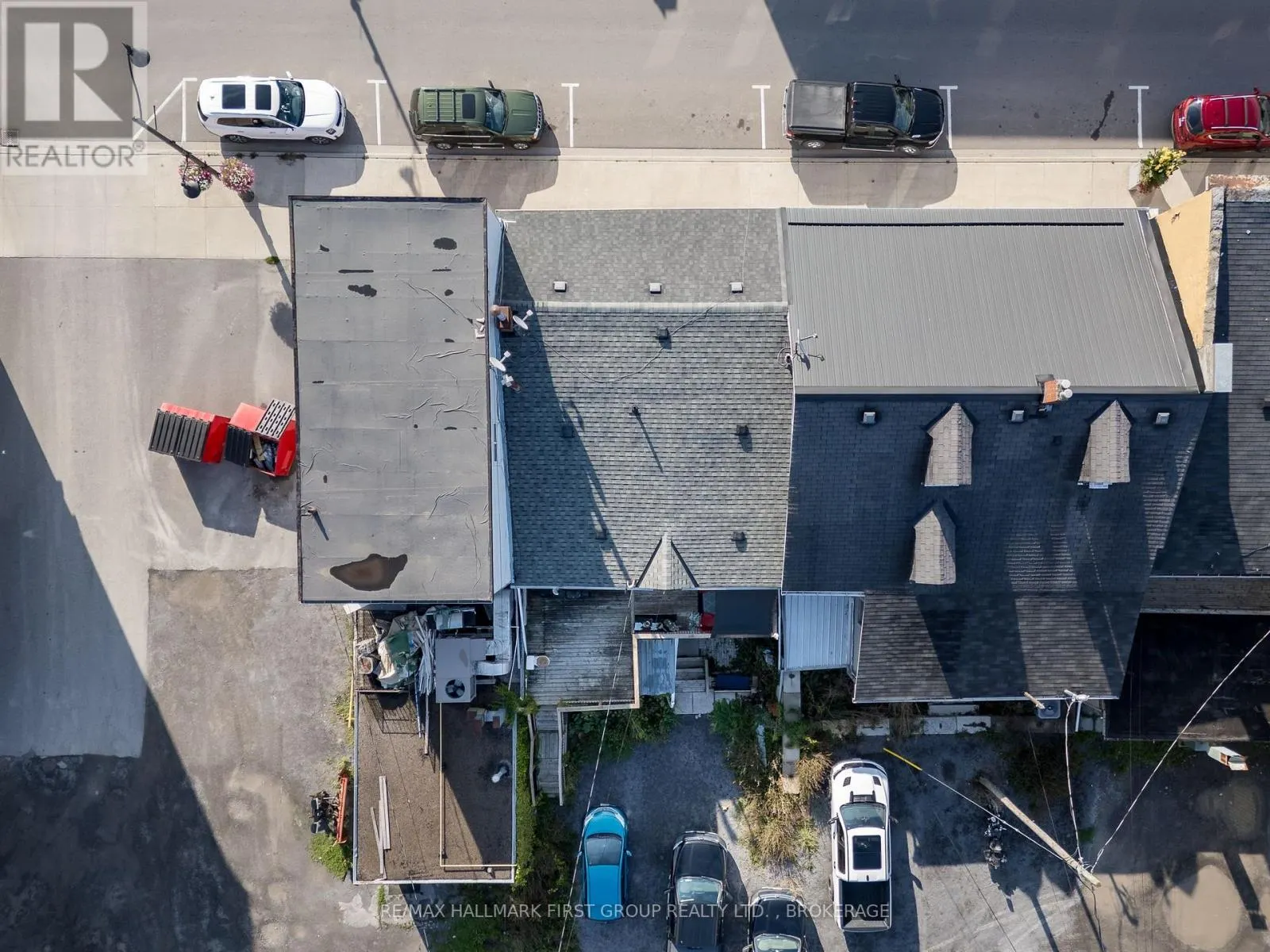 19/21 DUNDAS STREET W