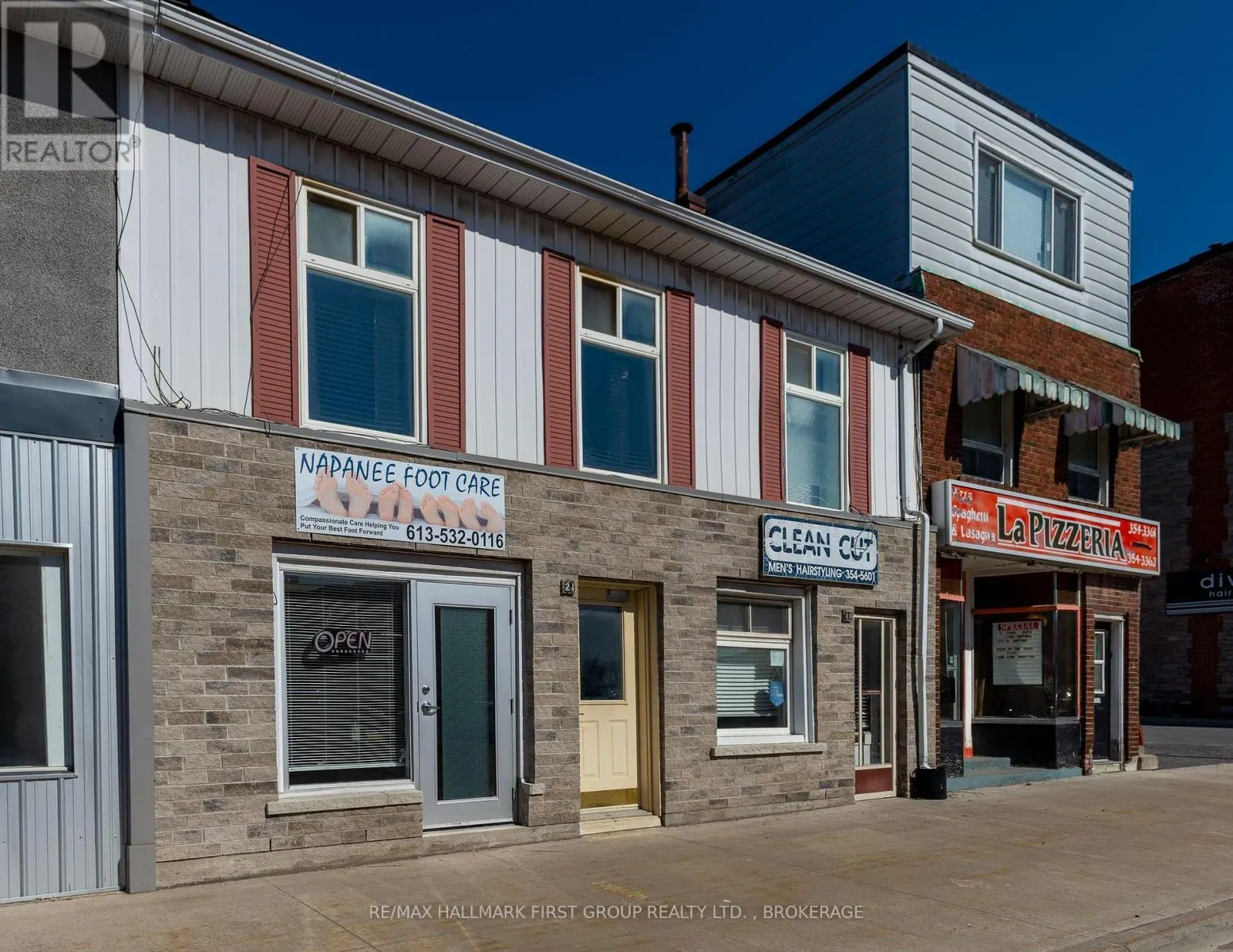 19/21 DUNDAS STREET W