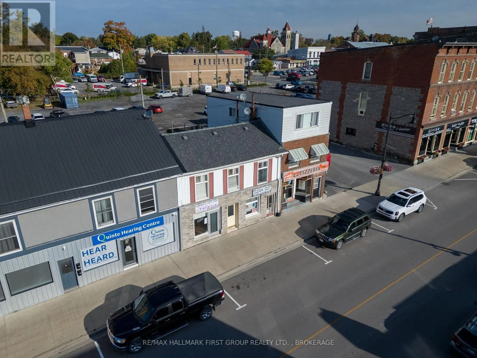 19/21 DUNDAS STREET W