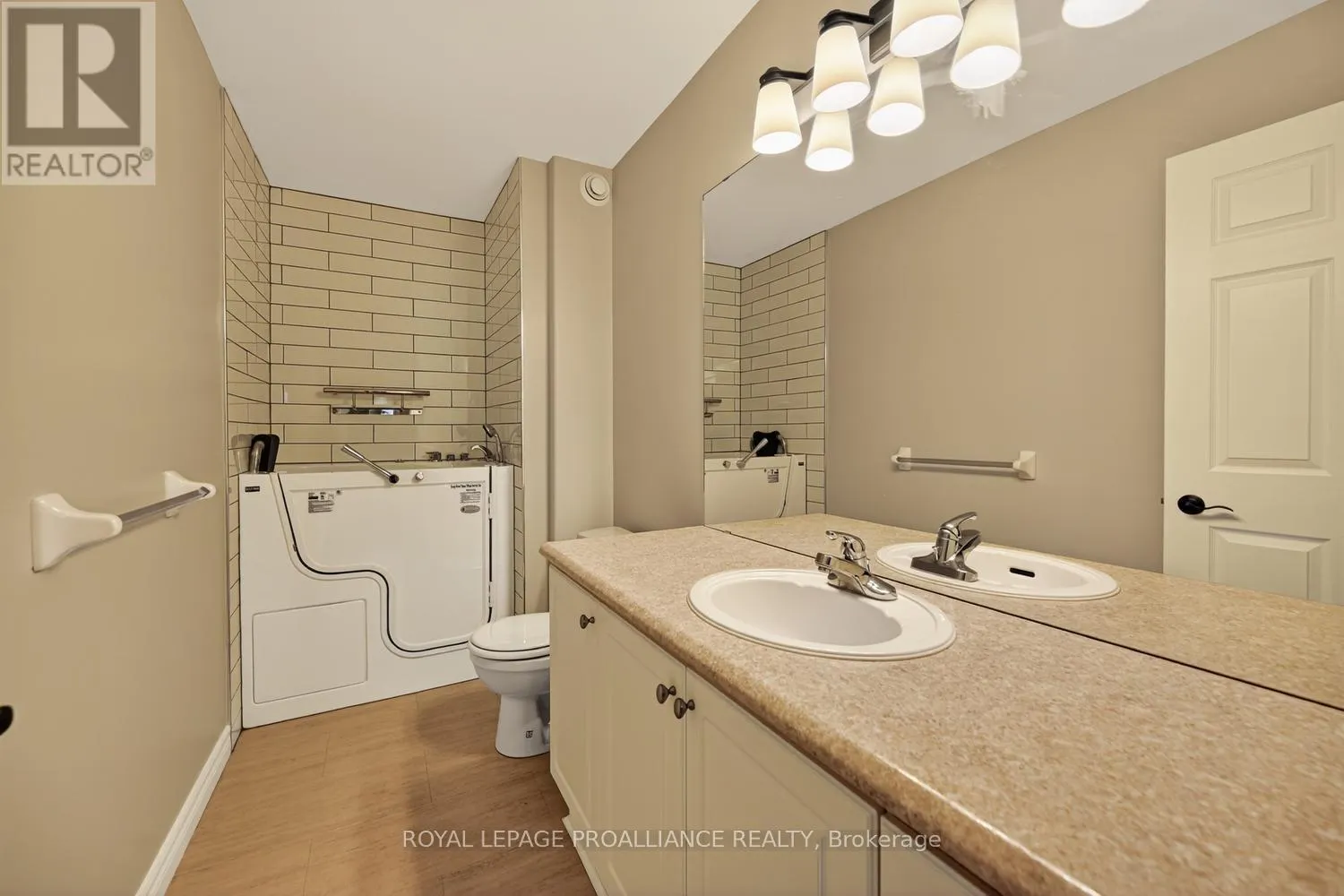 157 STEACY GARDENS E