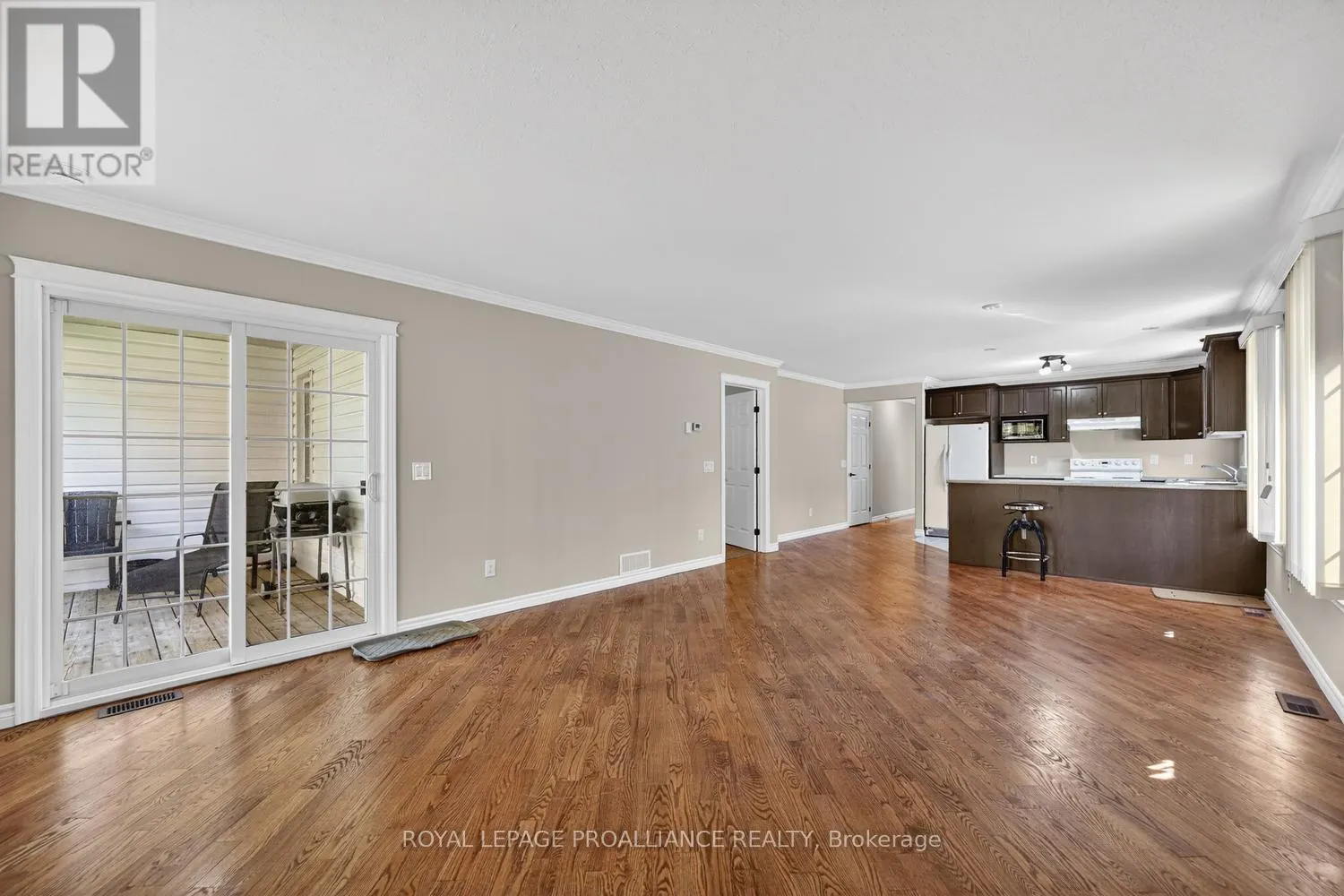 157 STEACY GARDENS E