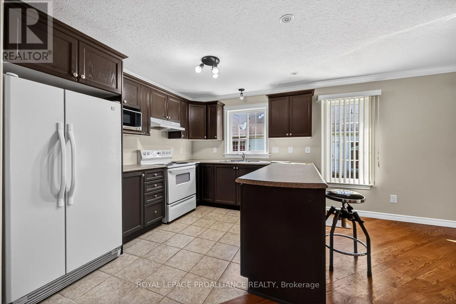 157 STEACY GARDENS E