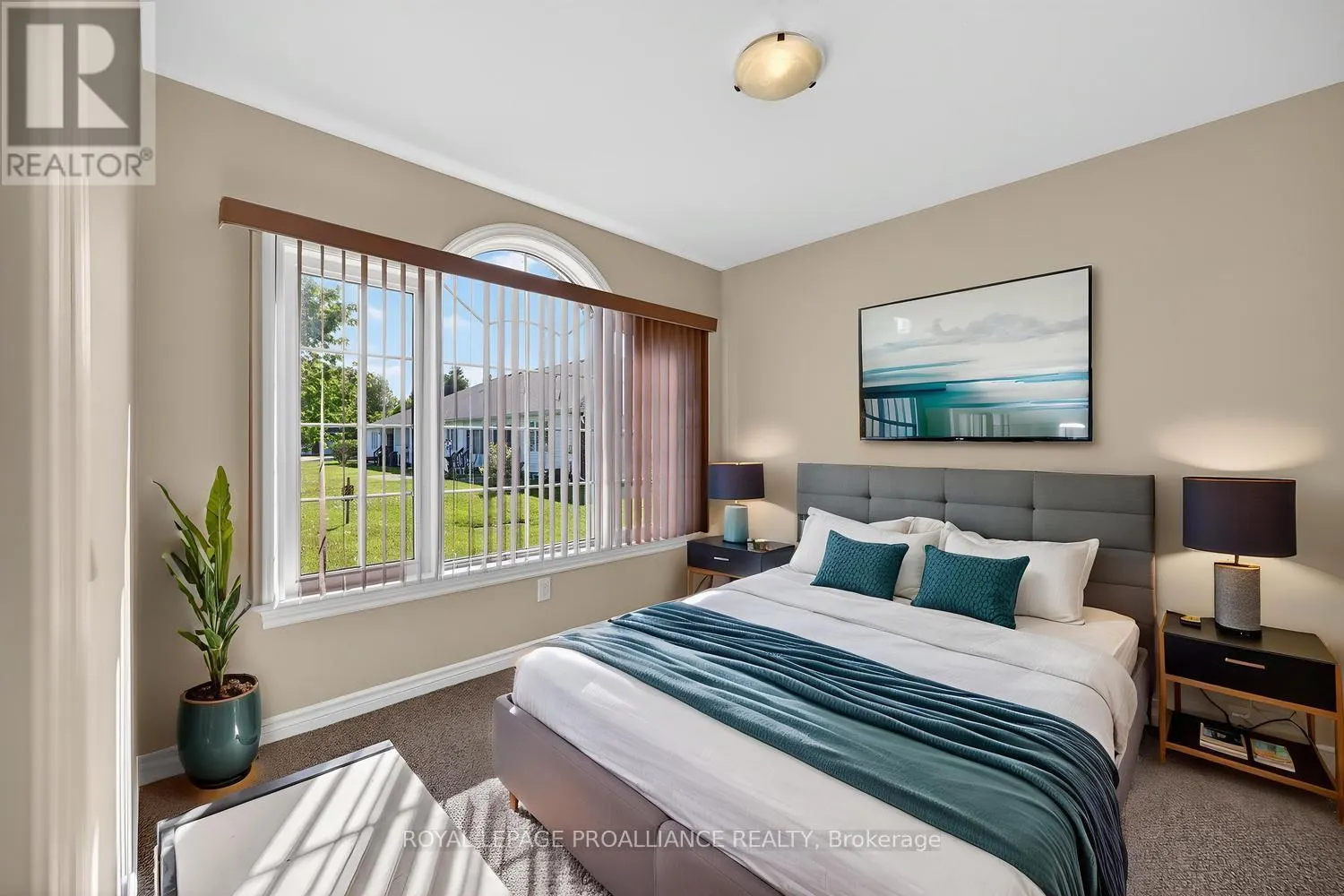157 STEACY GARDENS E