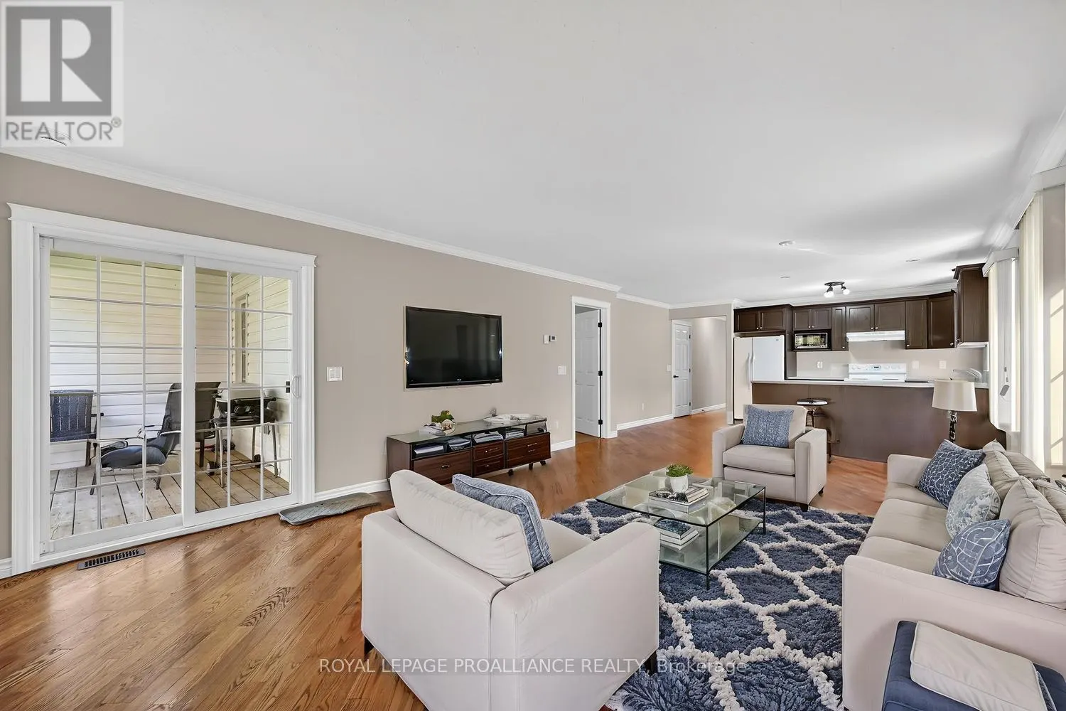157 STEACY GARDENS E