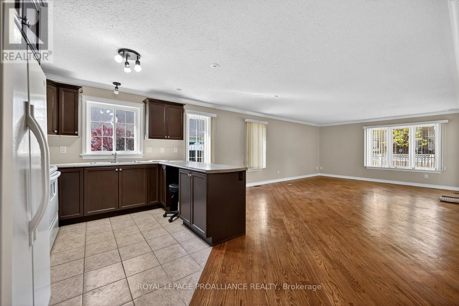 157 STEACY GARDENS E