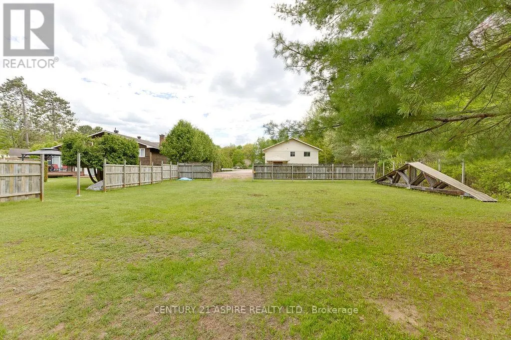 2889 PETAWAWA BOULEVARD