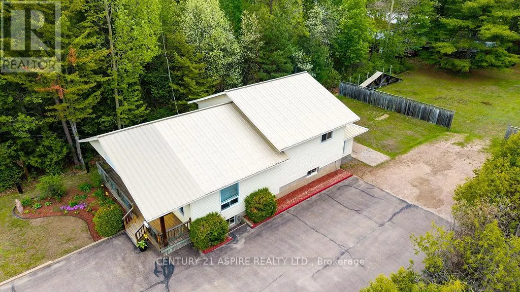 2889 PETAWAWA BOULEVARD