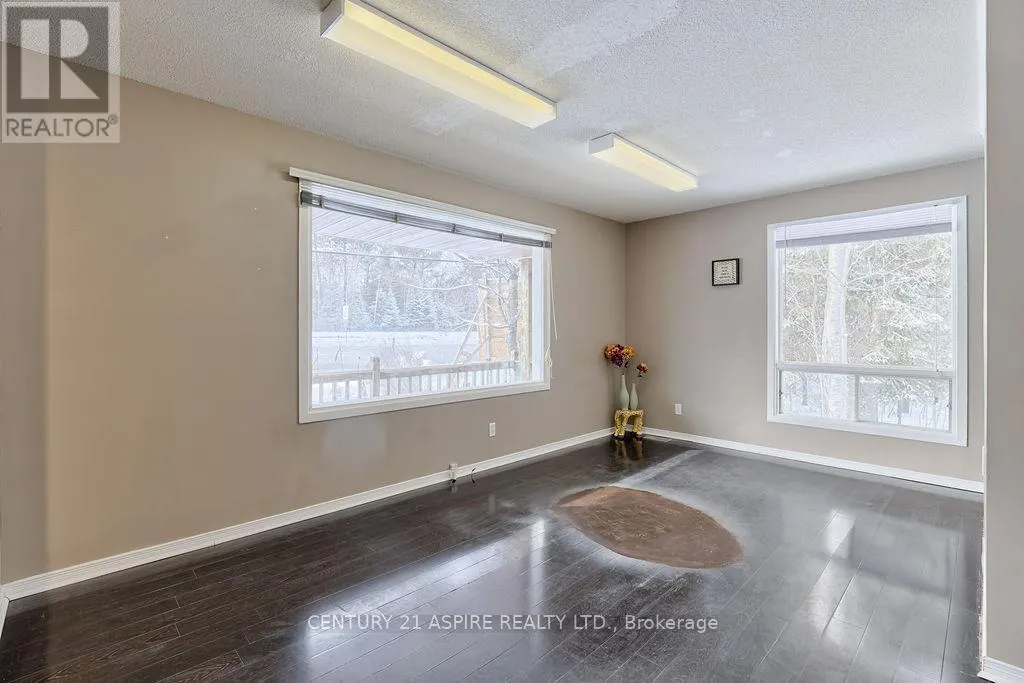 2889 PETAWAWA BOULEVARD