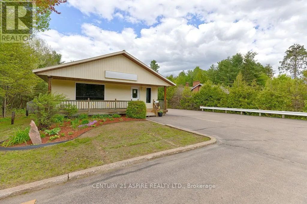 2889 PETAWAWA BOULEVARD