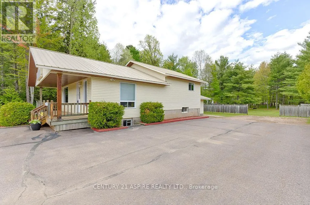 2889 PETAWAWA BOULEVARD