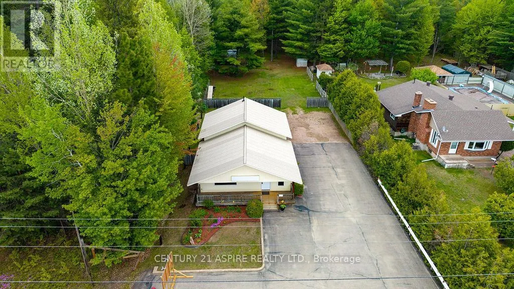 2889 PETAWAWA BOULEVARD