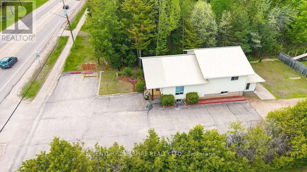 2889 PETAWAWA BOULEVARD