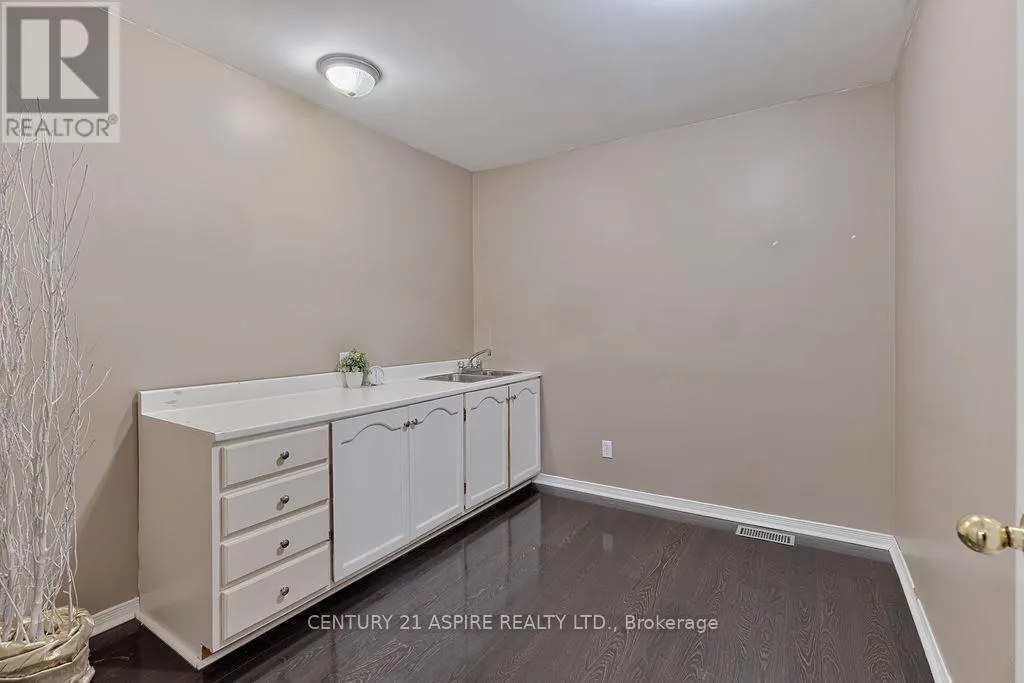 2889 PETAWAWA BOULEVARD