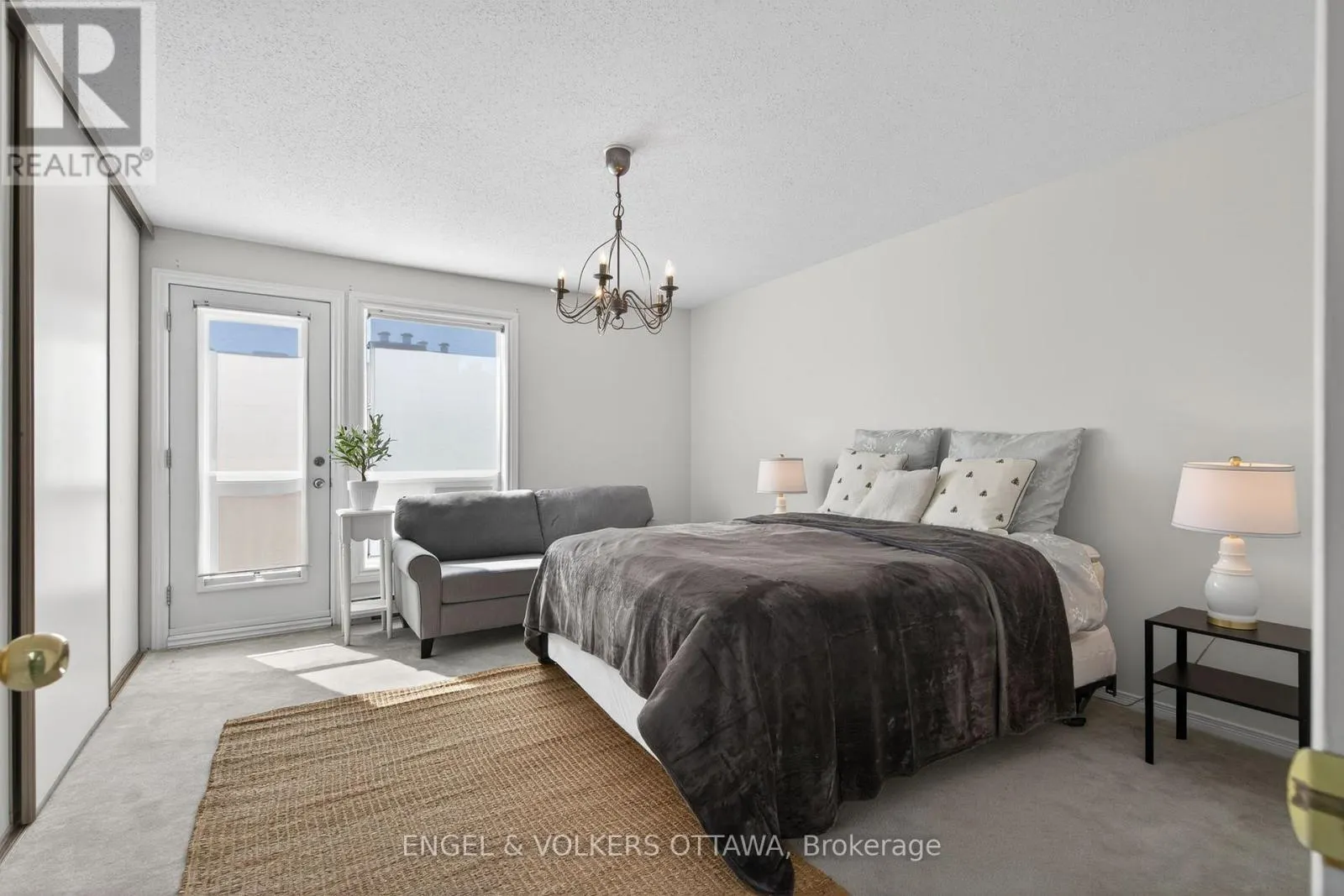 211 BRISTON PRIVATE