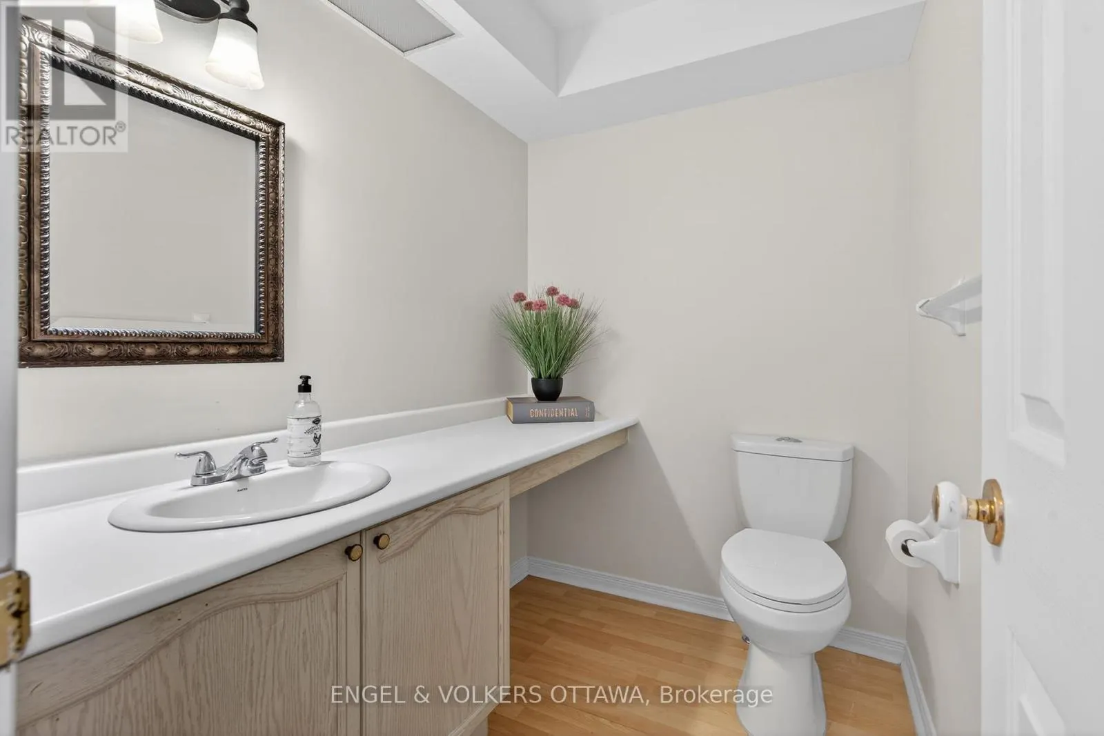 211 BRISTON PRIVATE