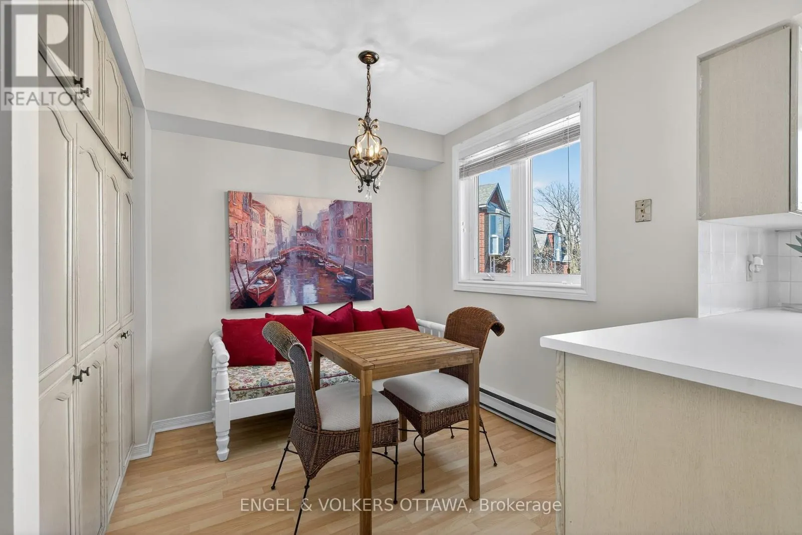211 BRISTON PRIVATE