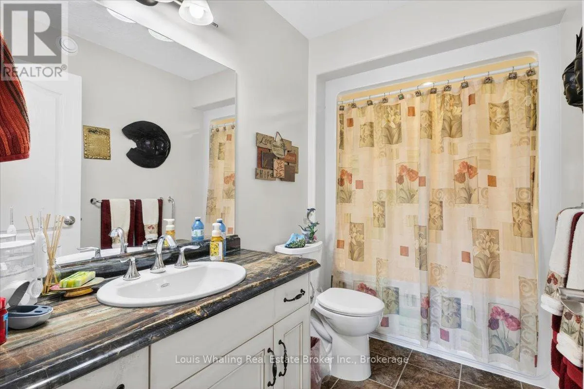 113 B 13TH AVENUE