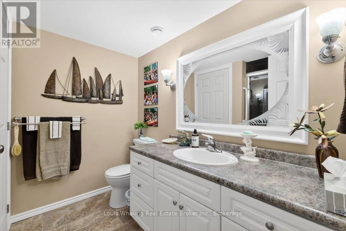 113 B 13TH AVENUE