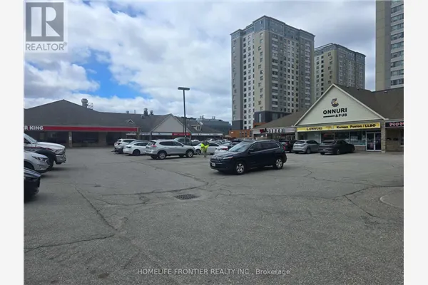 6B - 140 UNIVERSITY AVENUE W