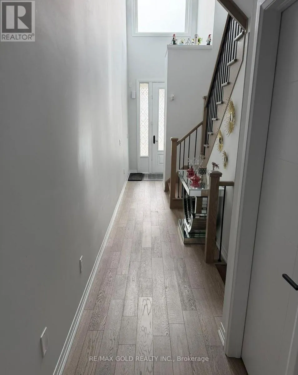 109 SILVERWOOD CRESCENT