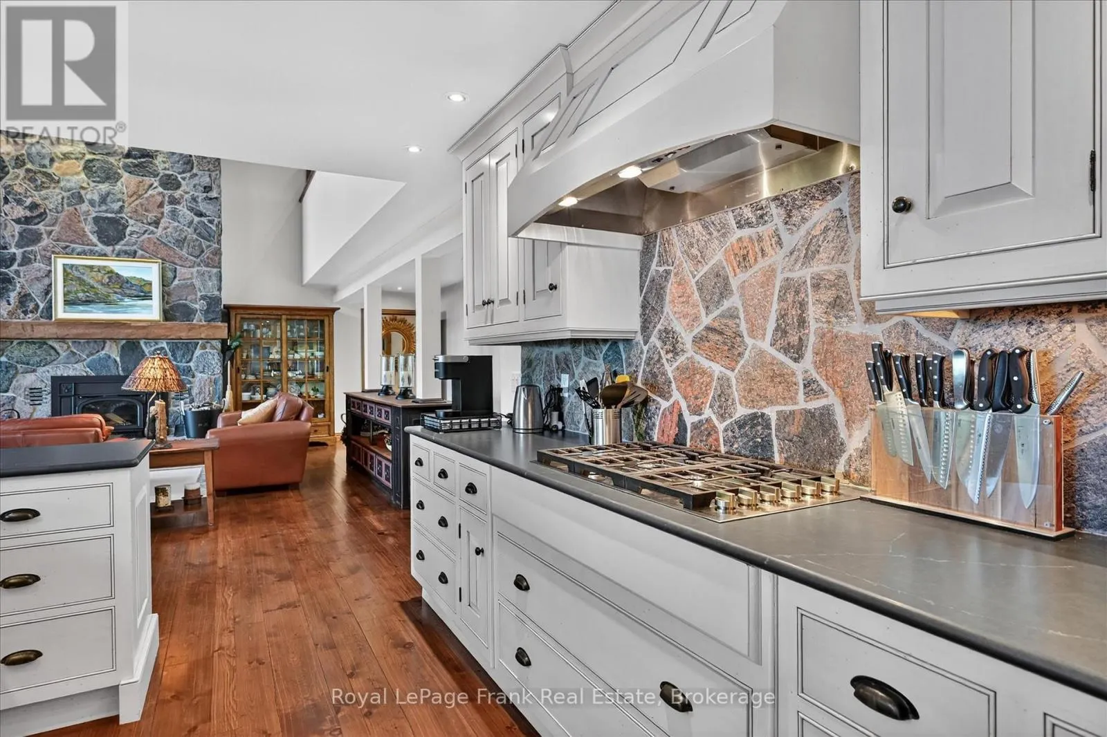 674 BIRCHVIEW ROAD