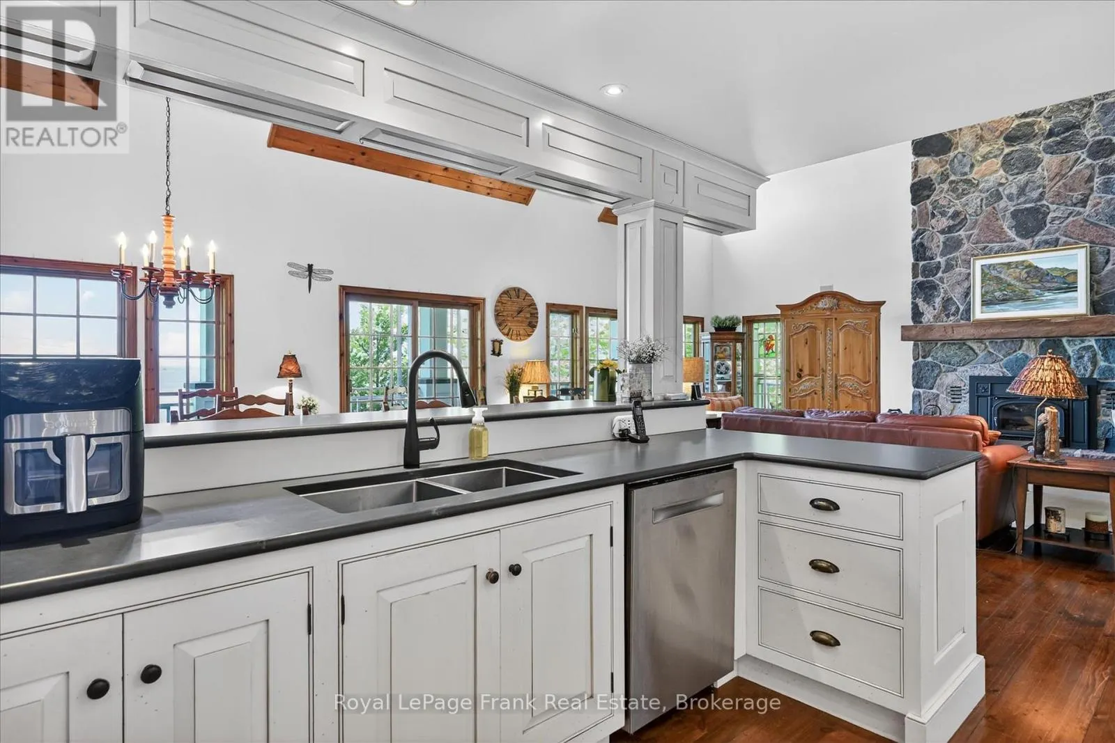 674 BIRCHVIEW ROAD