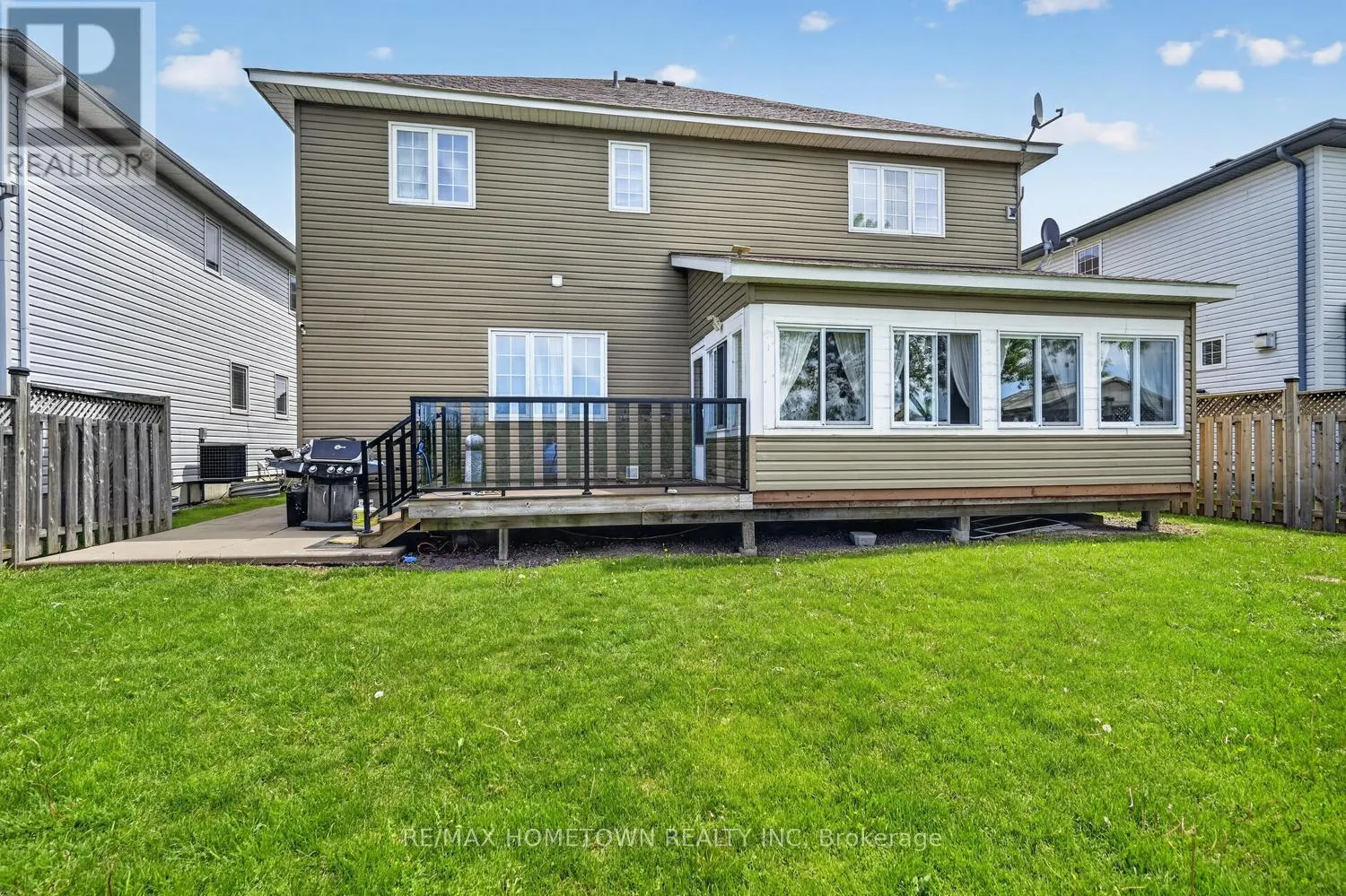 1020 CRESTWOOD DRIVE
