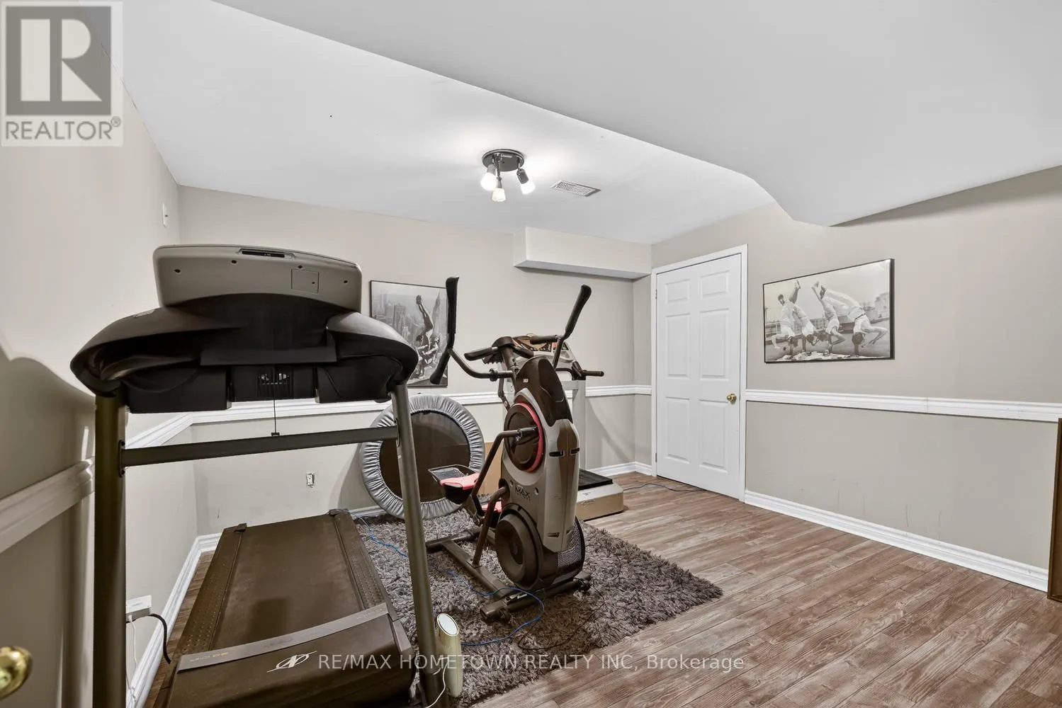 1020 CRESTWOOD DRIVE