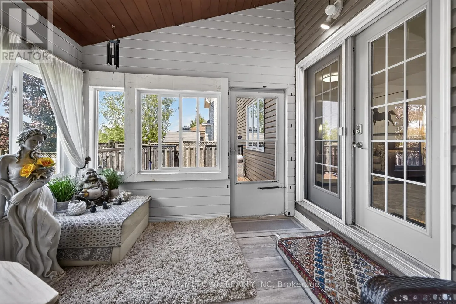 1020 CRESTWOOD DRIVE